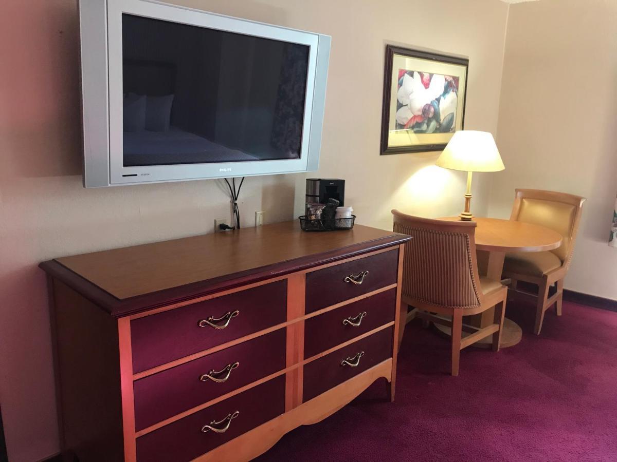 Ramada By Wyndham Terrible'S Hotel & Casino Jean Zewnętrze zdjęcie